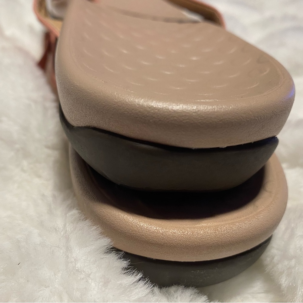 Women's pink Sandals - Picture 5 of 6